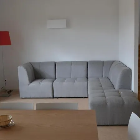 Maison Au Avec Terrasse, Ideal 2 Personnes - Api-1-52-1373