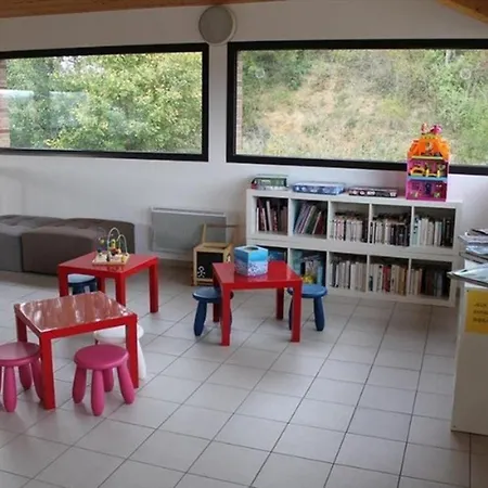 Maison Au Avec Terrasse, Ideal 2 Personnes - Api-1-52-1373 *